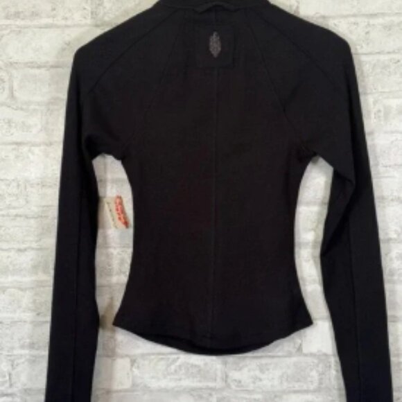 FP Movement Women's Kick Off Solid Layer Henley Black Size XS New - Picture 6 of 8